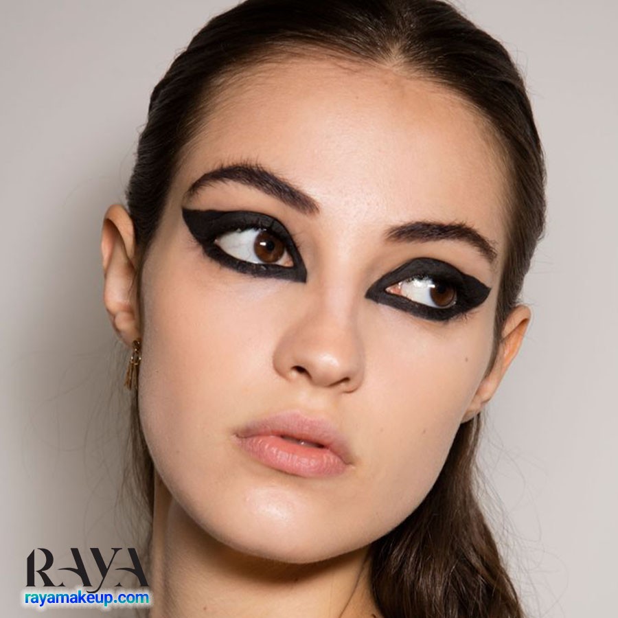 آموزش طرز استفاده صحیح خط چشم مدادی (یا مداد چشم)