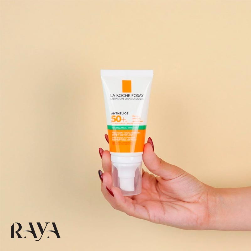 کرم ضد آفتاب مات کننده لاروش پوزای مدل آنتلیوس آنتی شاین با La Roche Posay Anthelios Anti-Shine SPF50+